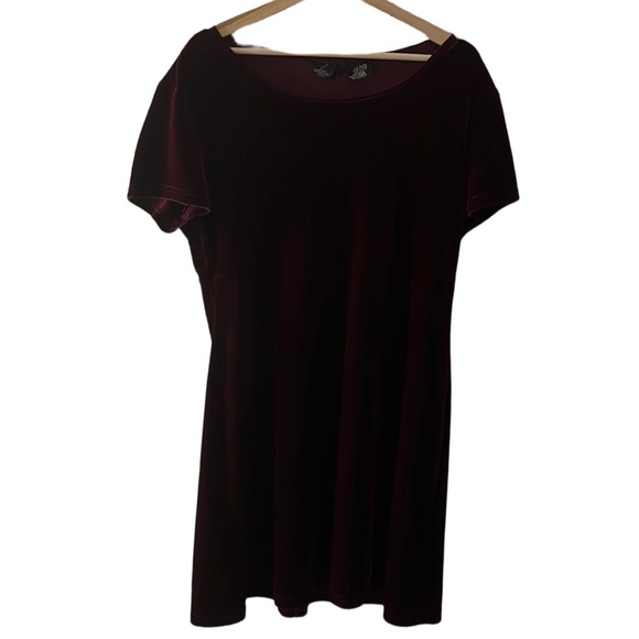 Scoop neck velvet dress - Picture 2 of 5